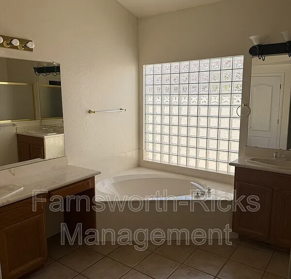 3625 N Katmai — Photo 8