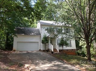 6943 Albaneen Ct, Charlotte, NC 28215