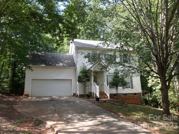 6943 Albaneen Ct, Charlotte, NC 28215