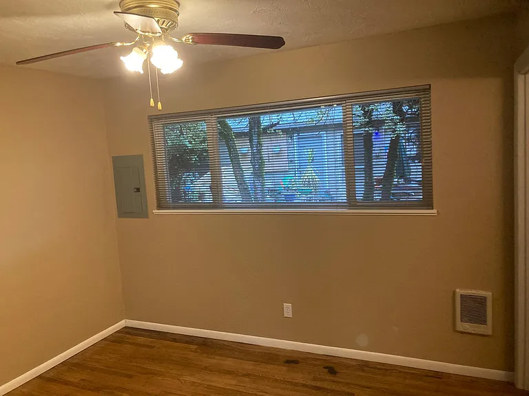 5320 SE Schiller St #3 — Photo 8