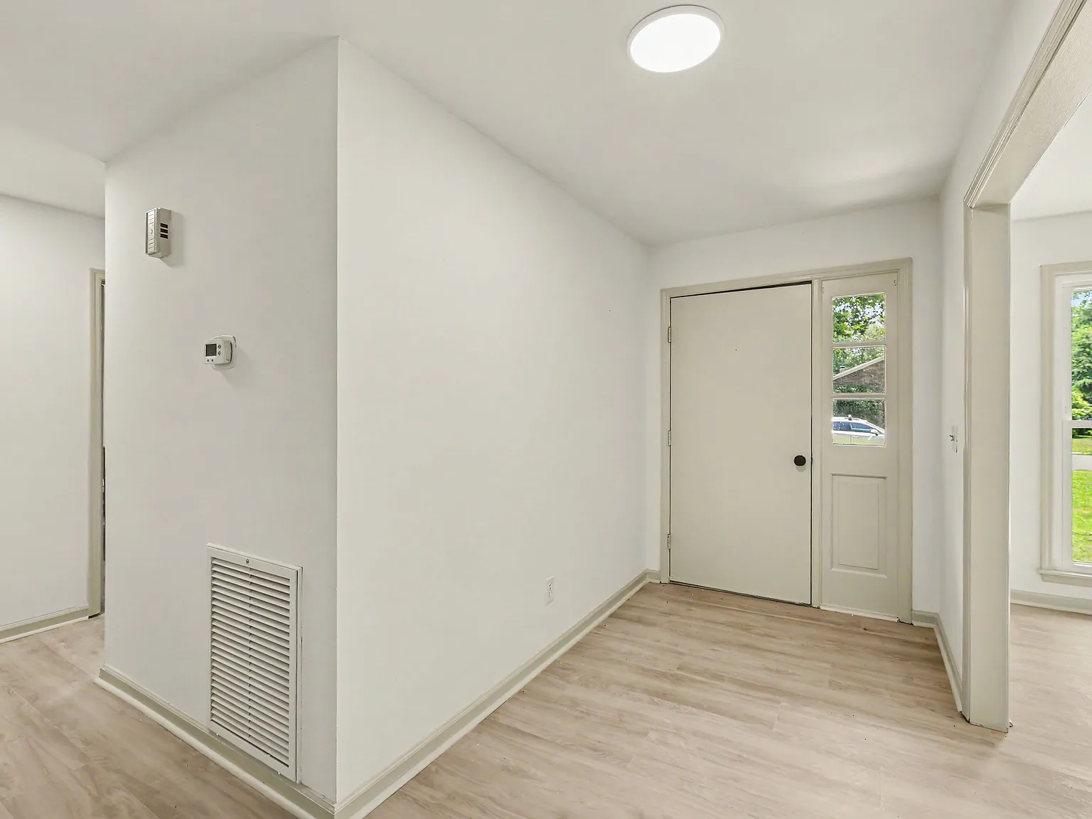 3 bed, 1461 sqft, $2,200 — Photo 3
