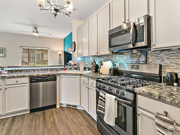 2nd image of 637 Windsor Dr #4B