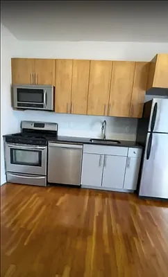 Rented by City Vista Inc | media 31