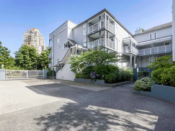 7345 Sandborne Ave #43, Burnaby, BC V3N 4W6