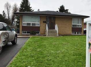 13 Chatsworth Dr, Brampton, ON L6X2L8