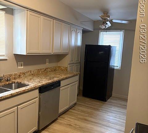 5th image of 15853 Marlowe St