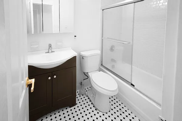 Rented by Sandra Ospina, Licensed Real Estate Broker | media 6