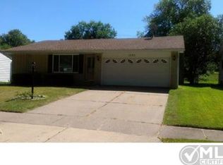 2324 Hempstead Rd, Auburn Hills, MI 48326