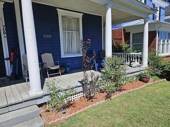 Shared Front Porch. NEW SOLAR LIGHTS RECENTLY INSTALLED ON FRONT PORCH!