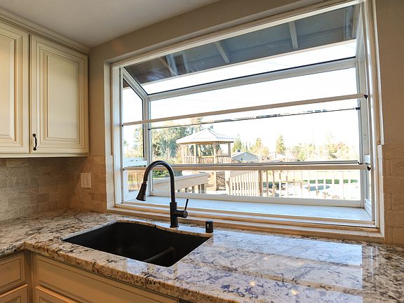 5th image of 8337 Olivine Ave