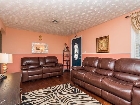 2nd image of 2204 Wright Ave