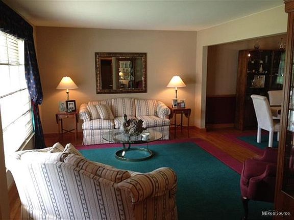 2nd image of 38447 Thornwood Dr