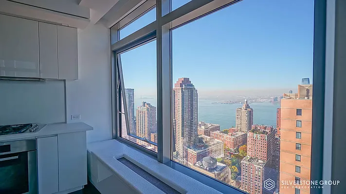 Rented by Silverstone Group USA Corp. | media 14
