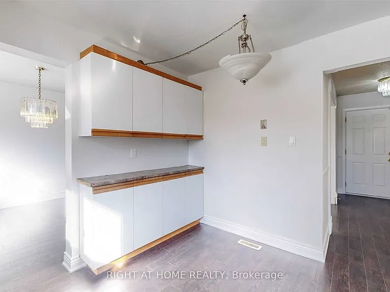 54 Penwick Cres — Photo 13