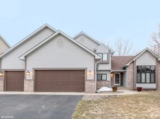 545 Hackmore Dr, Eagan, MN 55123