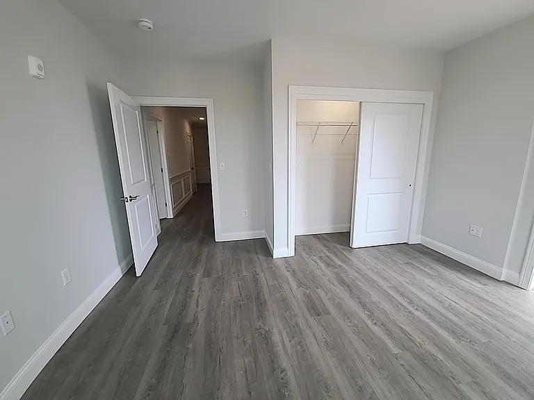 320 Middlesex Ave #B305 — Photo 20