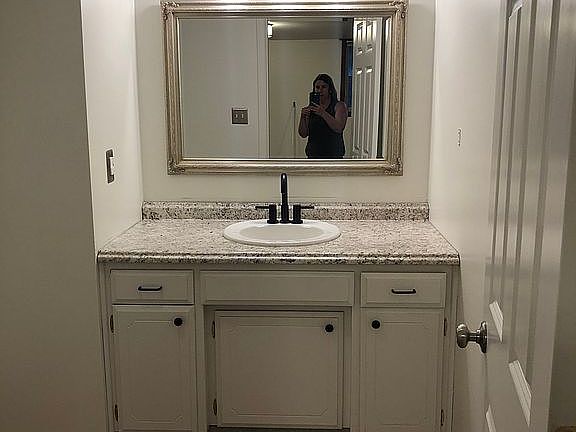 Apartment Bathroom 