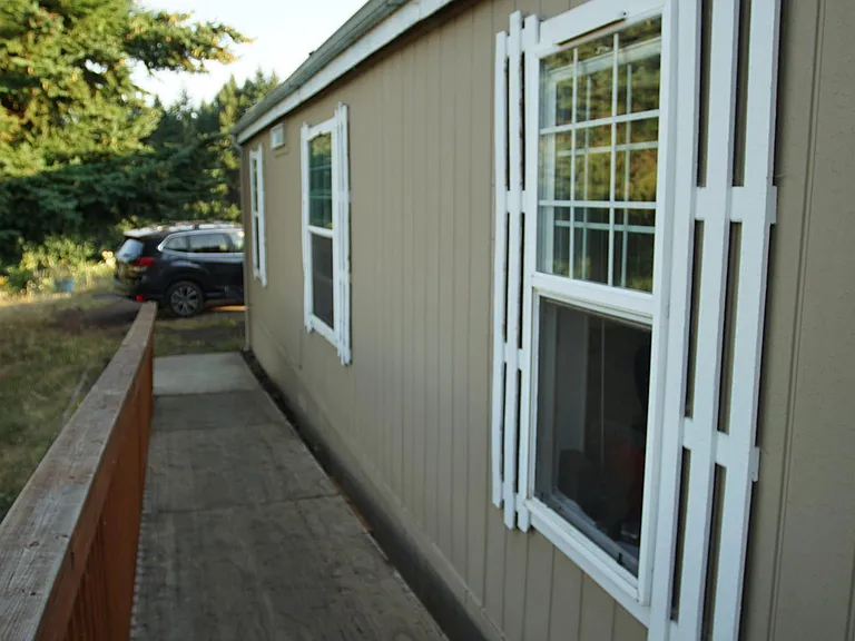 14270 SW Meeker Ter — Photo 6