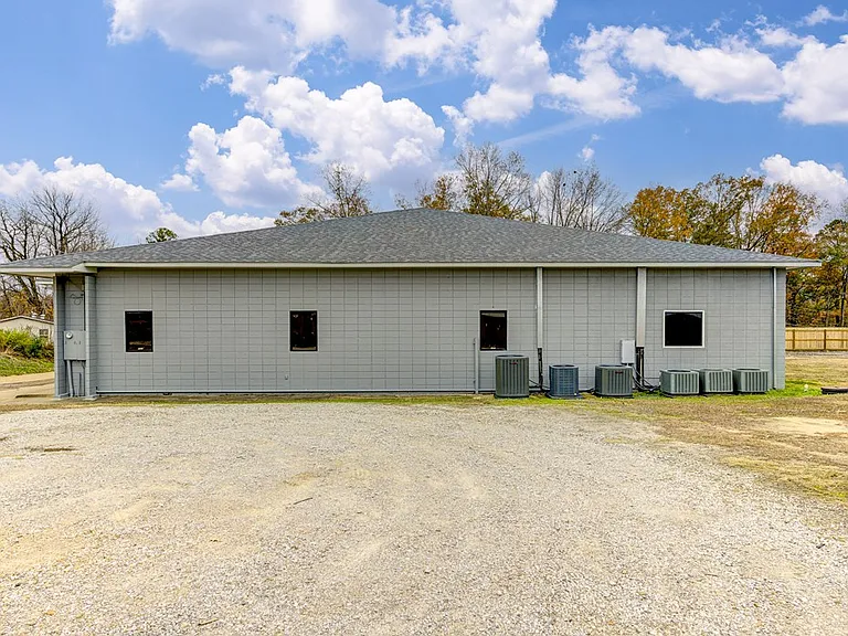6889 Paxton Rd — Photo 43