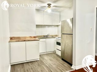 3017 Lake Shore Blvd W #1, Toronto, ON M8V 1K2