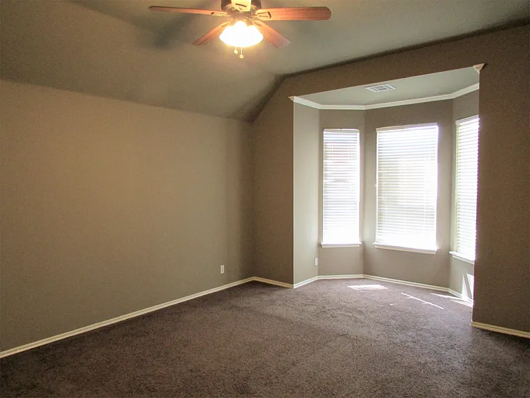16601 Covington Mnr — Photo 4