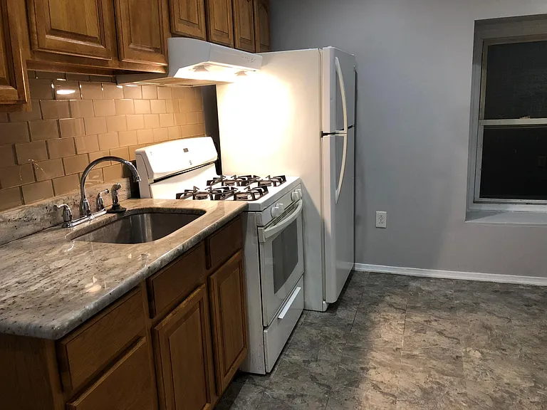 4833 Longshore Ave #3 — Photo 10