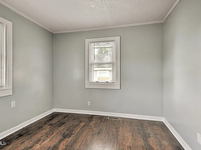 1208 Riverside Ave — Photo 14
