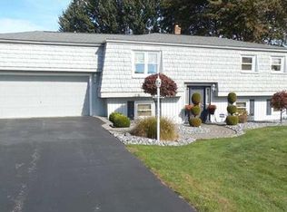 4907 Whippoorwill Dr, Hermitage, PA