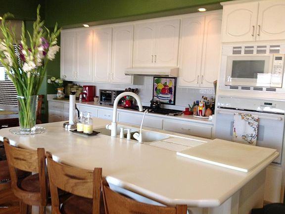 Spacious Island, Corrion counter top