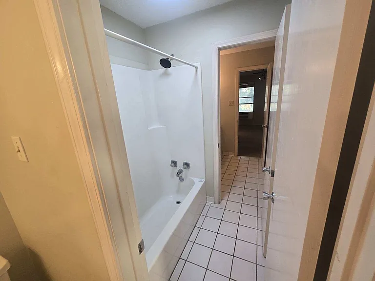 5135 S Oaks Dr — Photo 9