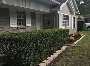 1303 Elm St, Alvin, TX 77511