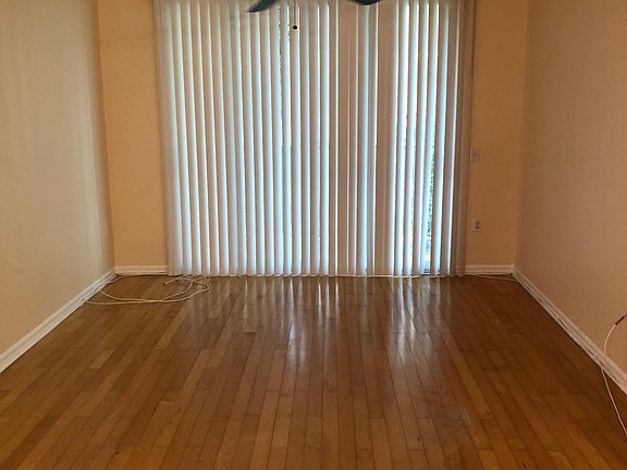 5th image of 1304 Villa Cir