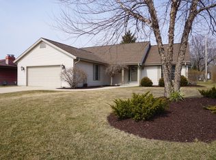 5252 W Bottsford Ave, Greenfield, WI 53220