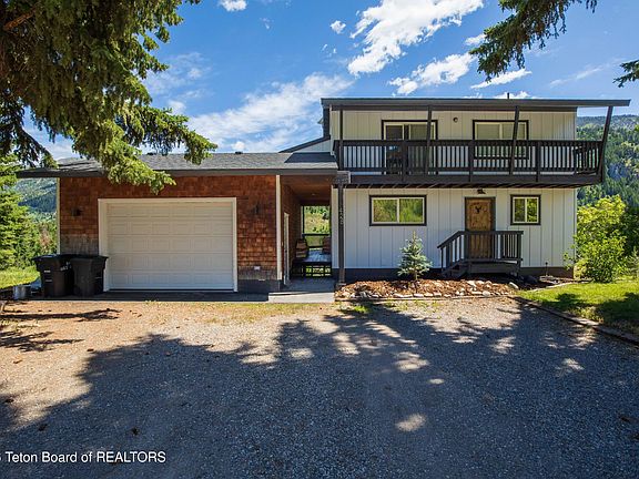 3rd image of 428 Meadows Dr