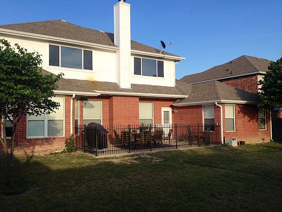 5th image of 111 Oak Hollow Ln