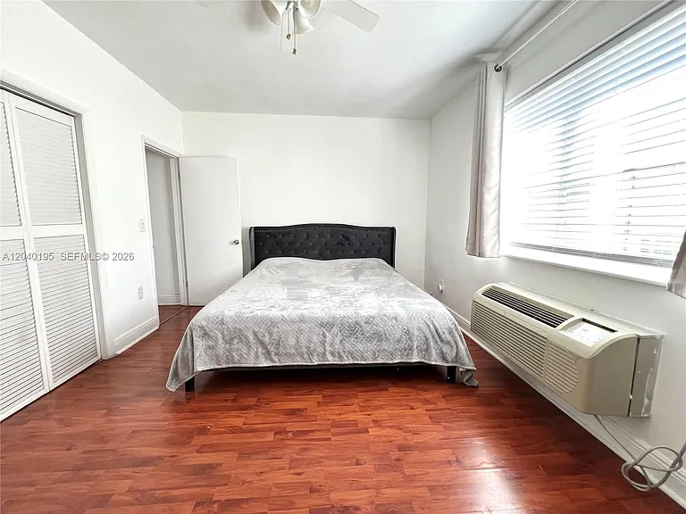 450 77th St #6 — Photo 11