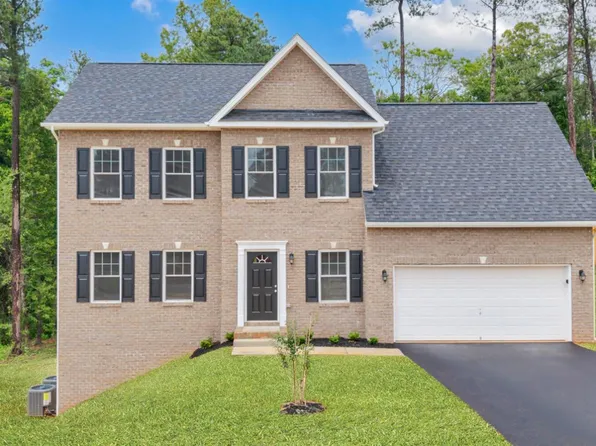 1217 Lochwood Hill Dr, Goode, VA 24556
