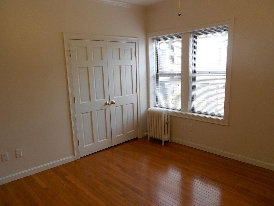 2nd image of 25 Edgerly Rd APT 14