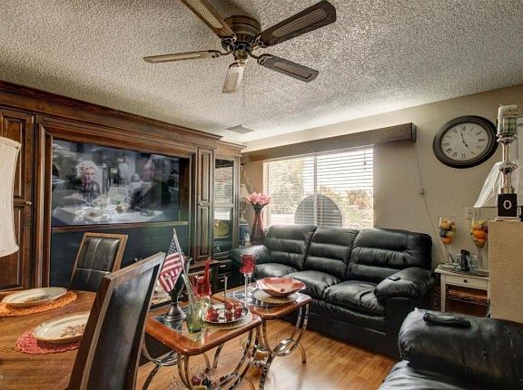 5th image of 607 E 10th Ave