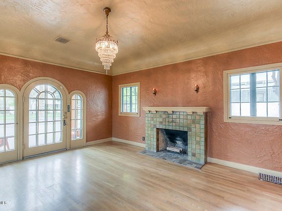 Living Room (2)-SMALL