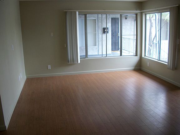 3rd image of 211 N Huntington Ave APT 18