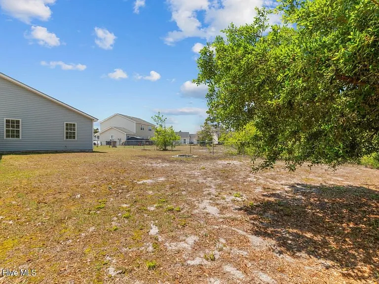 139 Charlton Rd — Photo 36