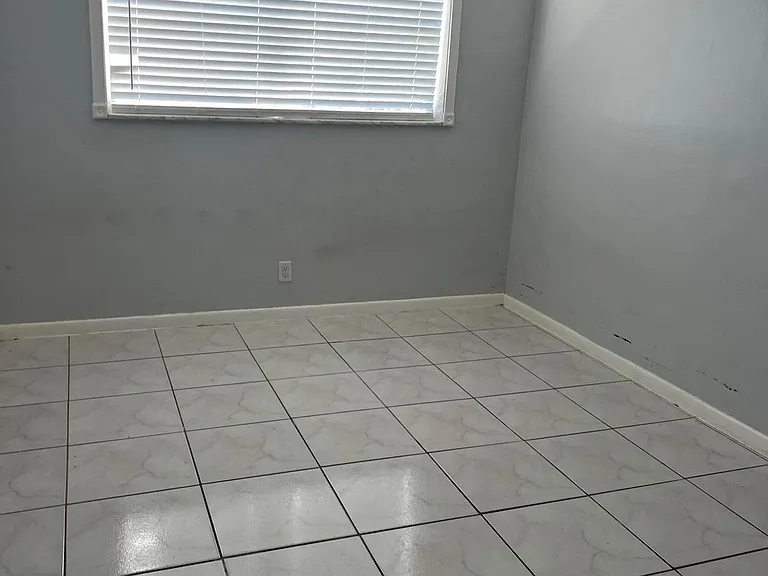 4051 NE 13th Ave #613 — Photo 4