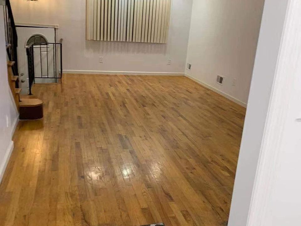 1st image of 10 Clawson St Floor 2