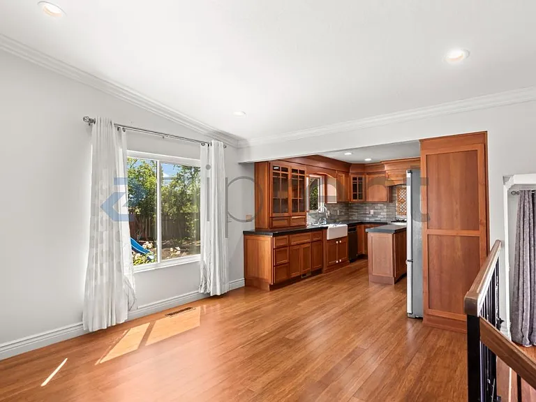 44 Bridlepath Ct — Photo 8