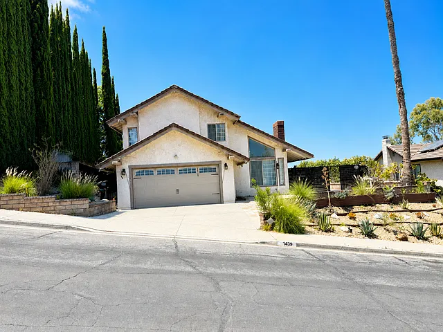 1439 Calle Linda — Photo 17