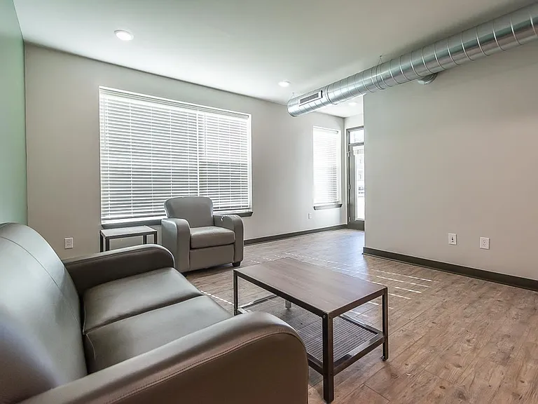 The Bentley Apartments — Photo 122