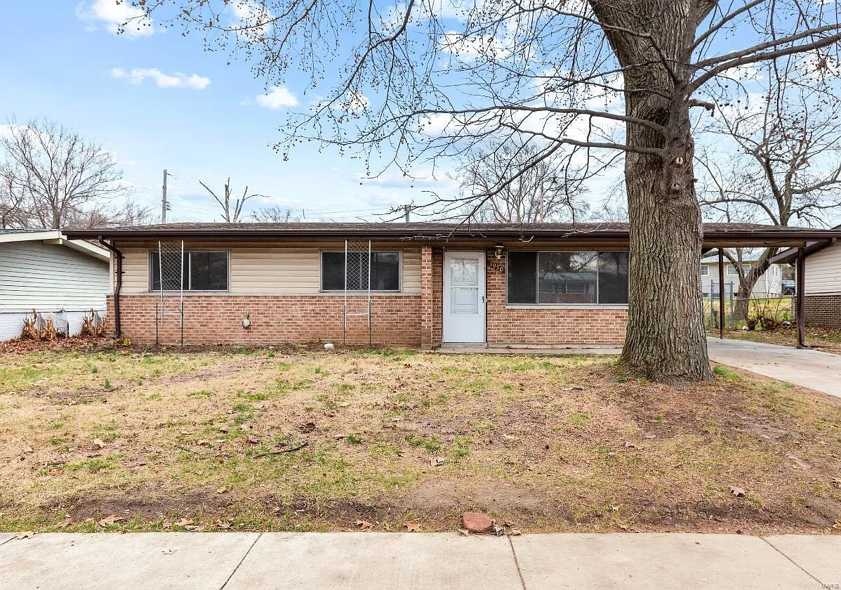 3 bed, 1.5 bath, 1066 sqft, $1,600 — Photo 2