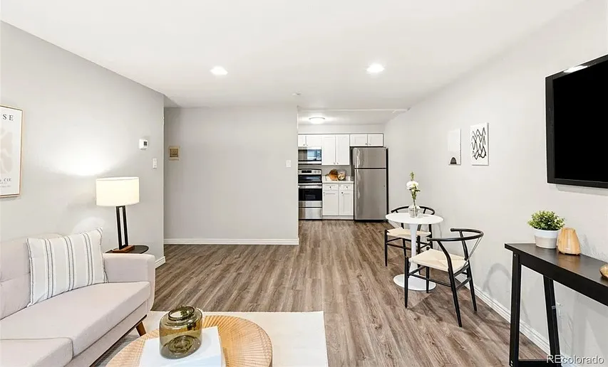Lake Park Condos — Photo 3