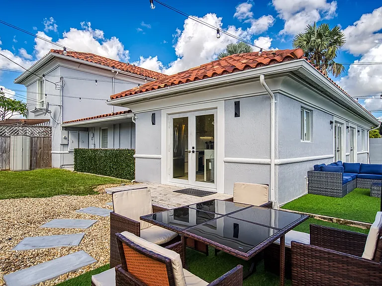 7350 SW 31st St — Photo 45
